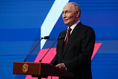 Путин заявил о постоянной нехватке денег в Москве