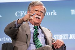 Экс-советник Трампа заявил о недостаточных действиях президента США в конфликте на Украине