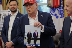 Приостановка подготовки саммита Путина и Трампа в Будапеште