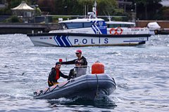 В Турции завершили активные поиски пропавшего в Босфоре российского пловца Свечникова