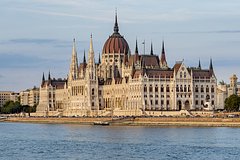 Венгрия пошла против ЕС после инцидента с аэростатами