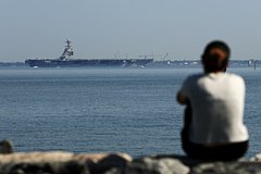Американский авианосец зашел в Карибское море