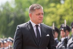 Фицо неожиданно отменил важное обращение