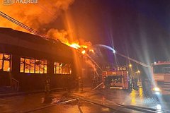 Мирный житель и сотрудник МЧС ранены в результате атаки ВСУ на российский регион