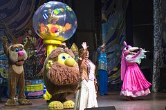 На театр Кадышевой подали в суд