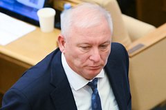 Обвиняемый в многомиллионной взятке депутат Госдумы решил сдать мандат