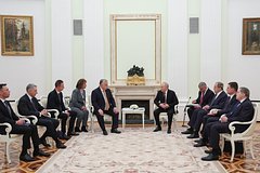 Песков объяснил временной зазор между приездом Орбана в Кремль и стартом переговоров