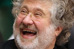 «Подай, принеси, причеши. Ну какие миллионы долларов?!» Коломойский высмеял уровень интеллекта сбежавшего «кошелька» Зеленского