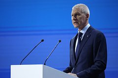 Путин пошутил про работу бывшего министра спорта в Госдуме