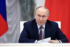 Путин пошутил во время встречи с детьми военнослужащих СВО