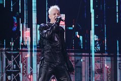 SHAMAN рассказал о первых кожаных штанах в девять лет