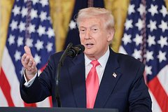Трамп потребовал уволить критикующего его ведущего