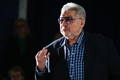 У известного российского режиссера нашли долг за капремонт