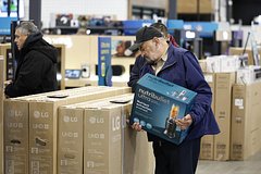 В США стали отменять распродажи «черной пятницы» из-за пошлин Трампа