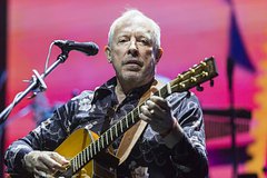 Макаревич отказался от бизнеса в России