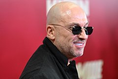 Нагиев поблагодарил коллег за возможность заработать на лекарства