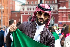 Названа национальность самых расточительных туристов в Москве