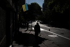 Новый глава МВД европейской страны распорядился избавиться от флага Украины