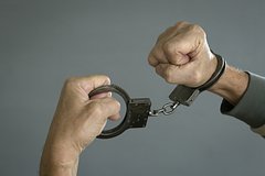 Обвиняемых в поджоге сына заммэра Харькова украинцев оставят в Австрии