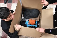 Пункты приема гуманитарной помощи начали работу в ЮАО рядом с катками