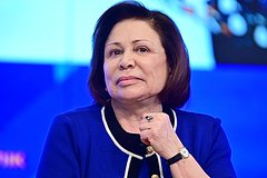 Роднина объяснила нежелание получать паспорт США