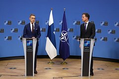 Стубб и Рютте испугались за Зеленского