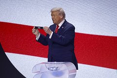 Трамп пообещал переименовать американский футбол