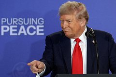 Трамп позвонил Путину перед встречей с Зеленским