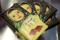 Тревел-блогерша описала три страны фразой «сувенир из России делает путешествия проще»