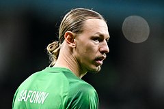 Украинский защитник ПСЖ отказался участвовать в поздравлении Сафонова