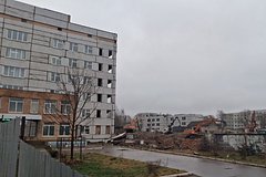 Завершены основные работы по сносу здания больницы в Волоколамске