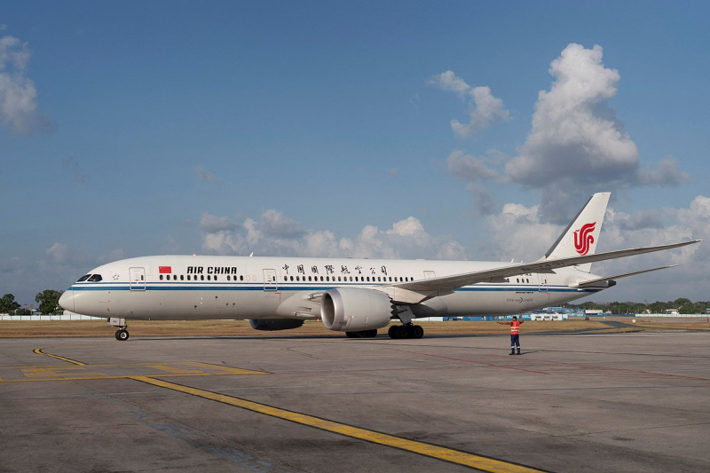 Экстренное приземление самолета Air China в аэропорту Нижневартовска