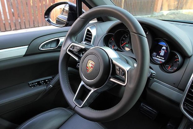 Массовый сбой в работе автомобилей Porsche в России