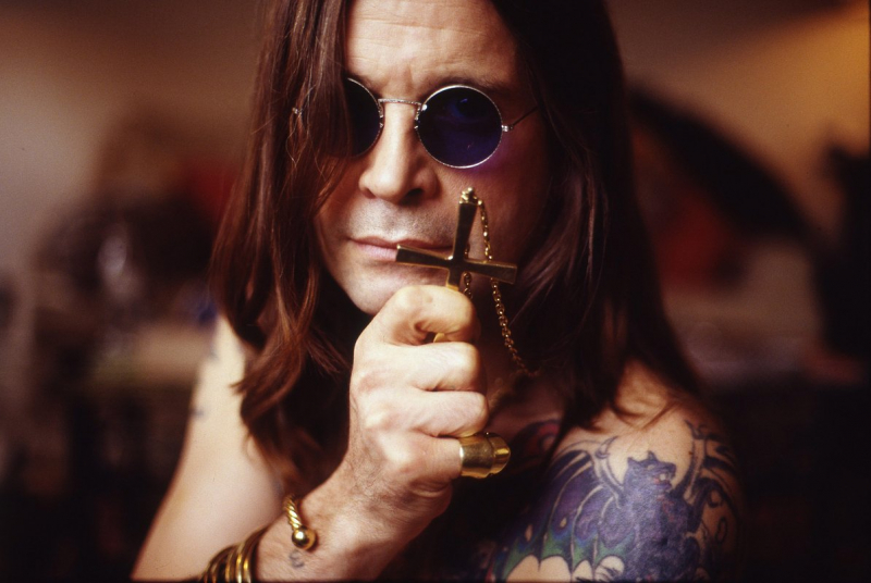Умер Оззи Осборн. Скандальный основатель Black Sabbath был легендой, которую любил весь мир