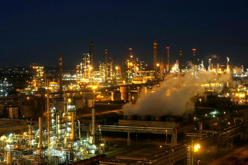 Взрывы на нефтеперерабатывающих заводах Венгрии и Румынии 20 октября